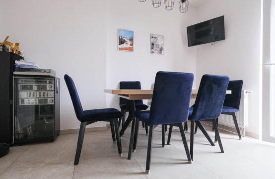 TRG FRANCUSKE REPUBLIKE, NOVORENOVIRAN 3-SOBAN STAN