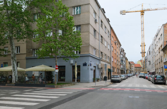 TRG FRANCUSKE REPUBLIKE, NOVORENOVIRAN 3-SOBAN STAN