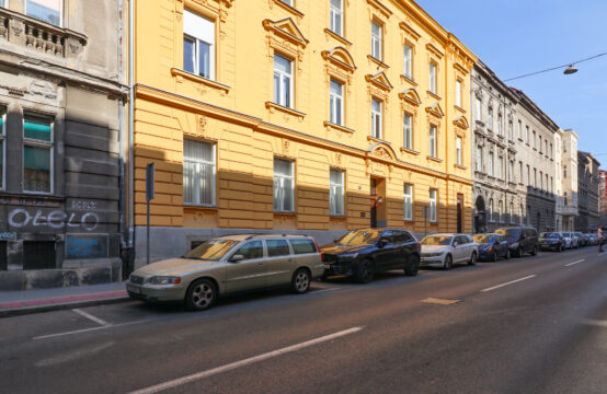 CENTAR-PALMOTIĆEVA, NOVOUREĐEN STAN 90M2***BEZ PROVIZIJE!!!***
