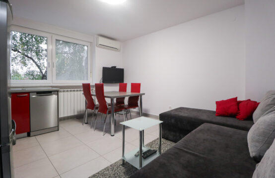 ČRNOMEREC, FUNKCIONALAN MALI 2-SOBAN STAN***BEZ PROVIZIJE!!!***