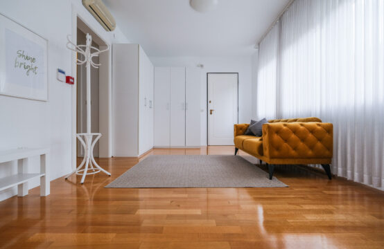 MLINOVI, EKSKLUZIVAN 4-SOBAN STAN, TERASE I GARAŽA***BEZ PROVIZIJE!!!***