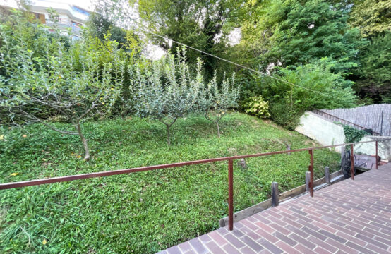 IZNAD BRITANCA, KUĆA S OKUĆNICOM U PRIRODI. VELIKI POTENCIJAL!!!