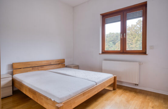BUKOVAC,4-SOBAN PENTHOUSE, TERASA I GARAŽA***BEZ PROVIZIJE!!!***