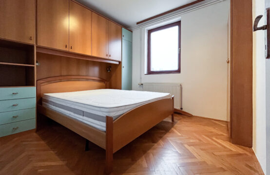 TRNJE, PROSTRAN 3-SOBAN STAN S PARKIRNIM MJESTOM***BEZ PROVIZIJE!!!***