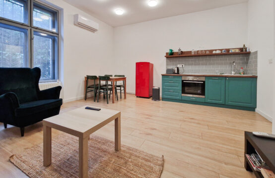 CENTAR, GUNDULIĆEVA, NOVOUREĐEN 2-SOBAN STAN***BEZ PROVIZIJE!!!***