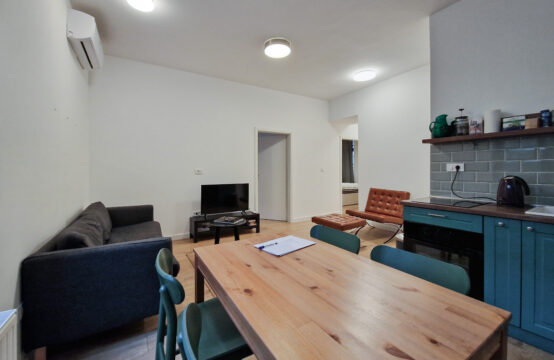 CENTAR, GUNDULIĆEVA, NOVOUREĐEN 3-SOBAN STAN***BEZ PROVIZIJE!!!***