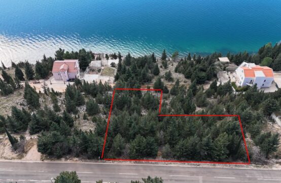 STARIGRAD, PAKLENICA, GRAĐEVINSKO ZEMLJIŠTE 50m OD MORA
