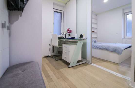 MAKSIMIR, UEĐEN MANJI 2-SOBAN STAN***BEZ PROVIZIJE!!!***