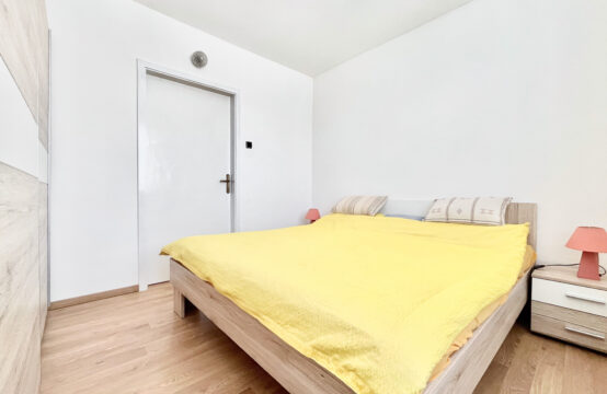 TRNSKO, ODLIČAN, NOVORENOVIRAN 3-SOBAN STAN ***BEZ PROVIZIJE!!!***