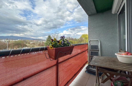 STENJEVEC, 3-SOBAN OBITELJSKI STAN S 2 LOGGIE I VPM