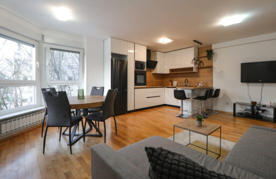 SAVICA, LIJEP RENOVIRAN 3-SOBAN STAN***BEZ PROVIZIJE!!!***