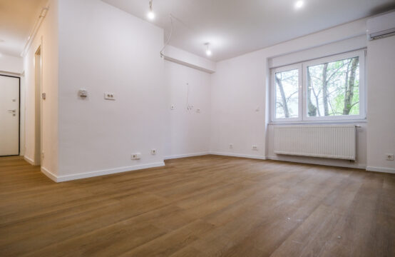 TRNSKO, ODLIČAN KOMPLET RENOVIRAN 3-SOBAN STAN***BEZ PROVIZIJE!!!***