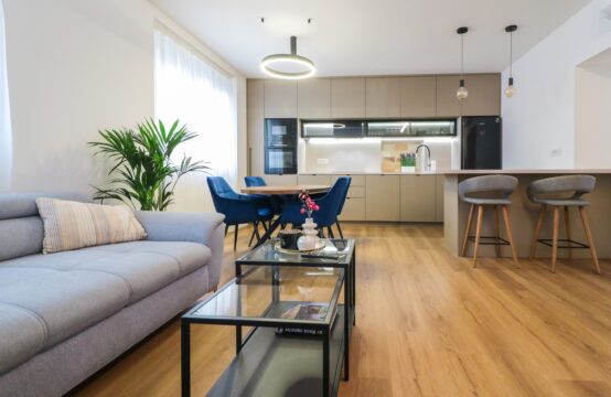 KVATRIĆ, LUKSUZAN, NOVOADAPTIRAN 3-SOBAN STAN***BEZ PROVIZIJE!!!***