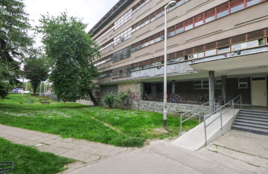 TRNJE, VUKOVARSKA, 3-SOBAN STAN S LOGGIOM ***BEZ PROVIZIJE!!!***