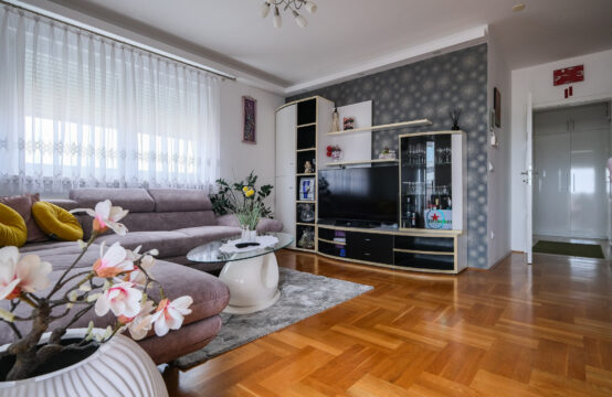JARUŠČICA, KOD ARENE, ODLIČAN 2-SOBAN, LOGGIA, GPM ***BEZ PROVIZIJE!!!***