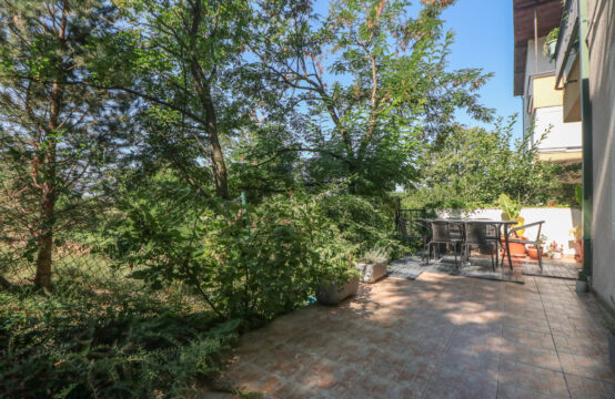 VRHOVEC, PROSTRAN 5-SOBAN STAN S TERASOM I DVA VPM***BEZ PROVIZIJE!!!***