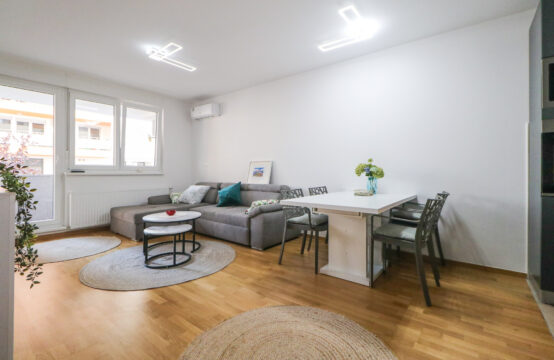 FERENŠČICA, LOVINČIĆEVA, 2-SOBAN, LOGGIA, 2 GPM***BEZ PROVIZIJE!!!***